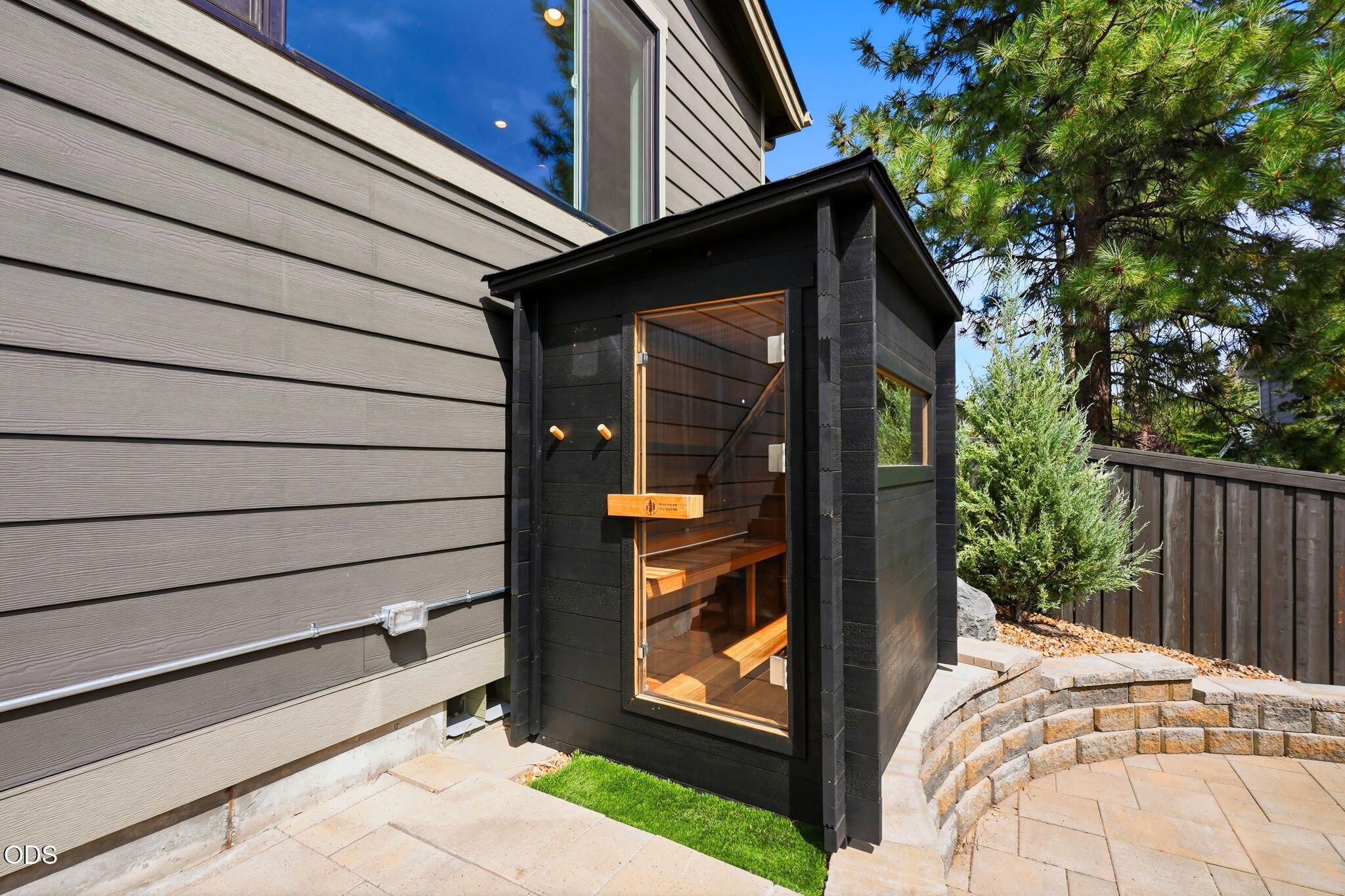 2621 NW Sky Vista Court