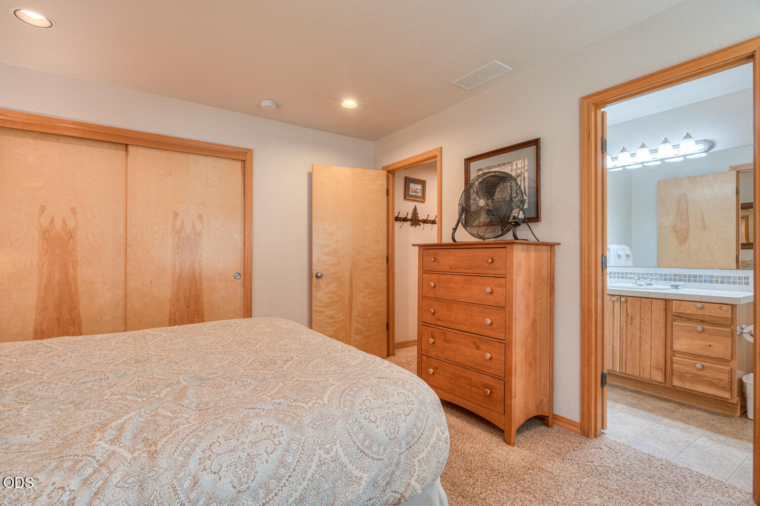 57864 Blue Grouse Lane, 4