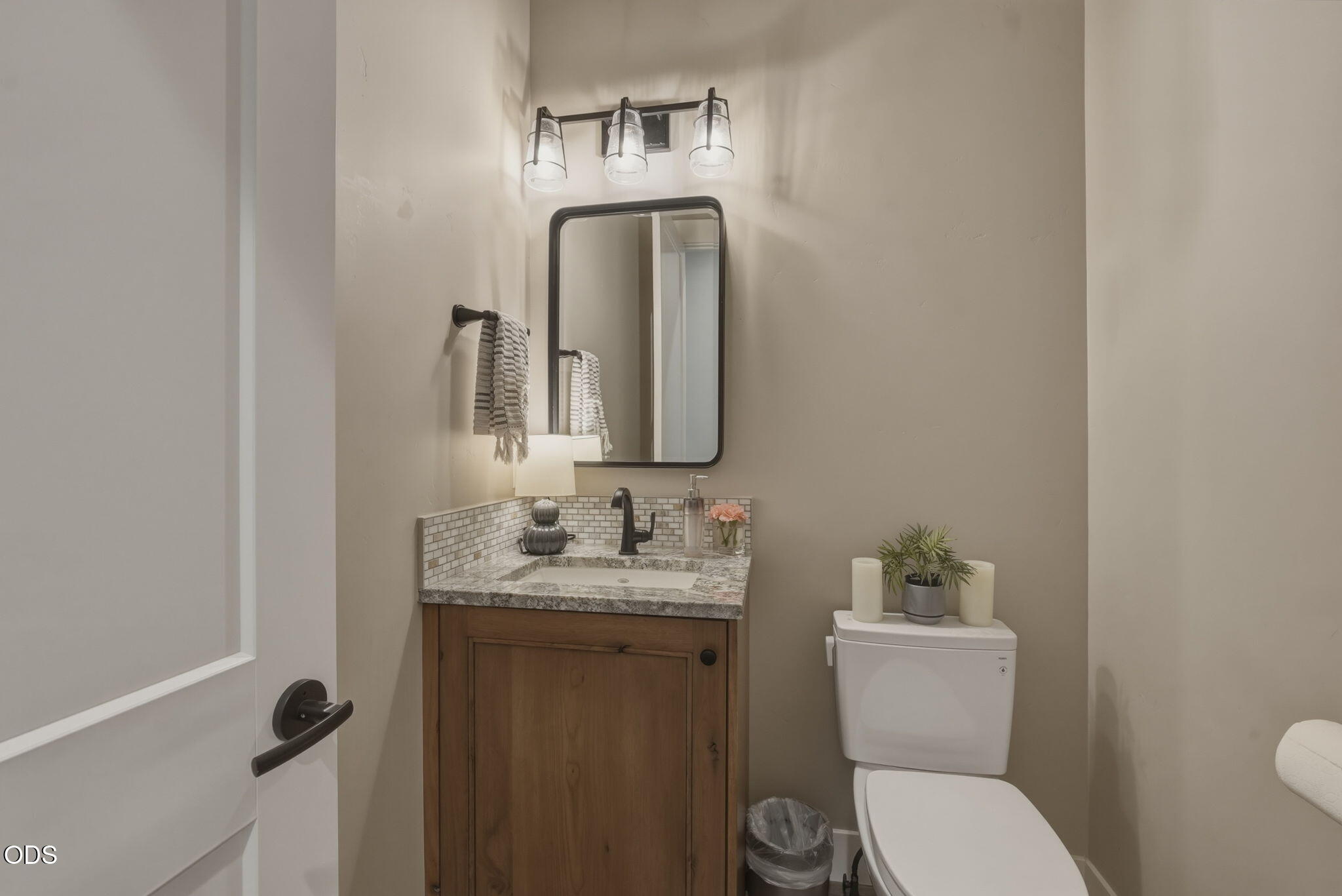 883 Highland View Loop