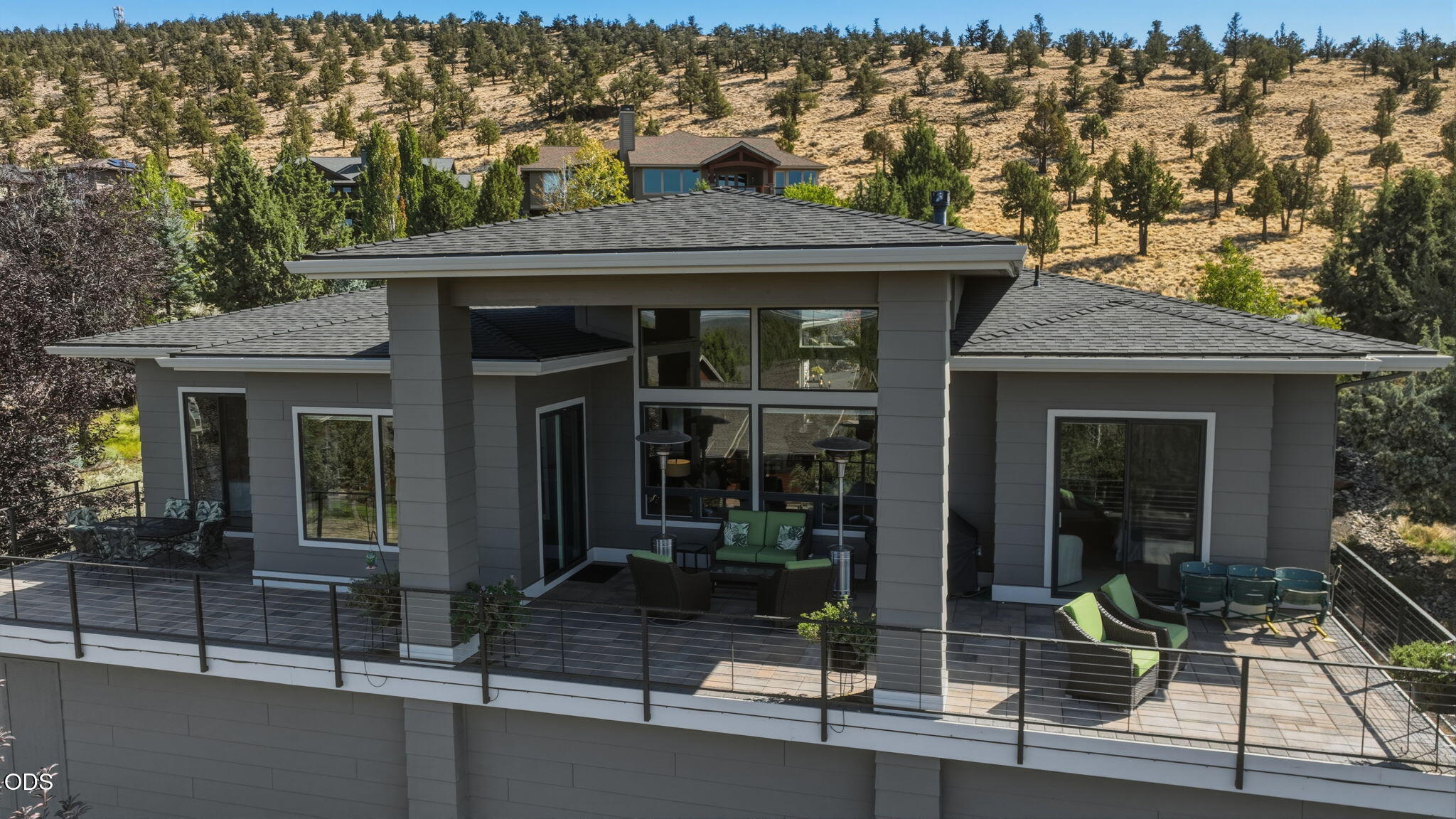 883 Highland View Loop