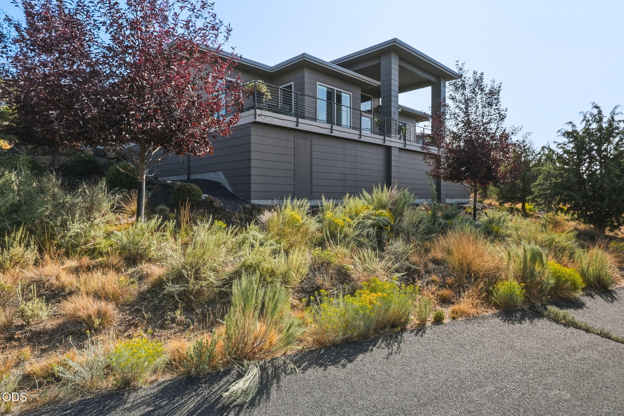 883 Highland View Loop