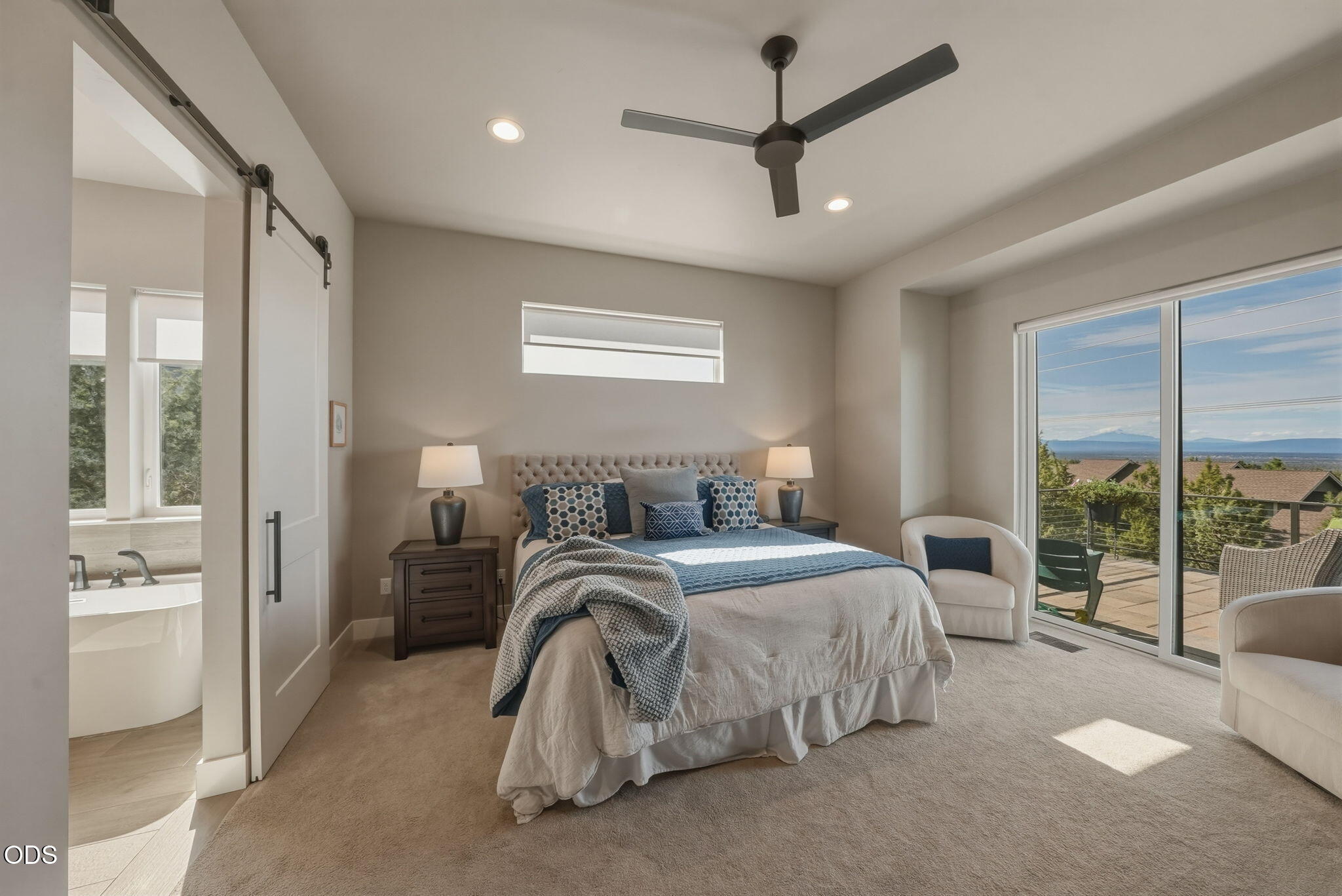 883 Highland View Loop