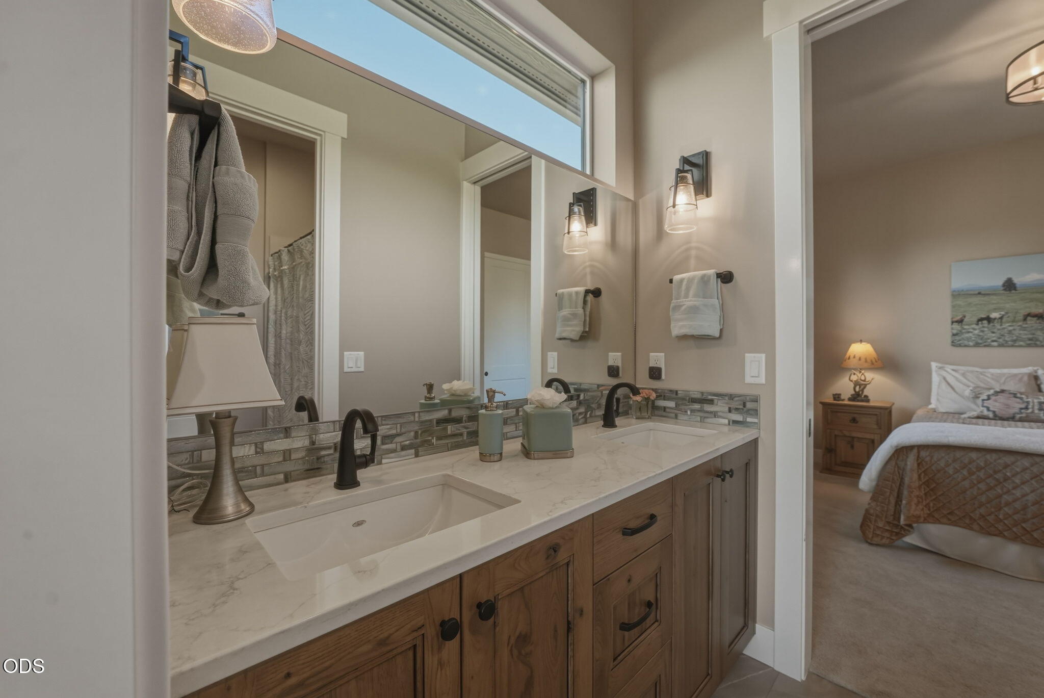883 Highland View Loop