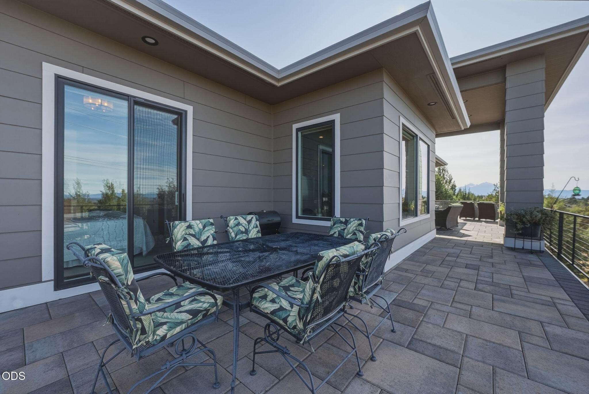 883 Highland View Loop
