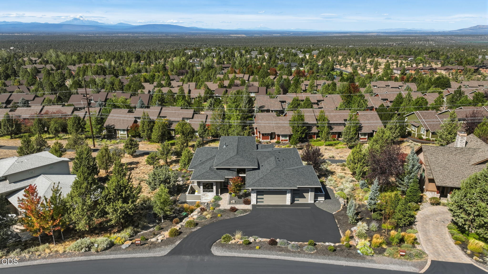 883 Highland View Loop