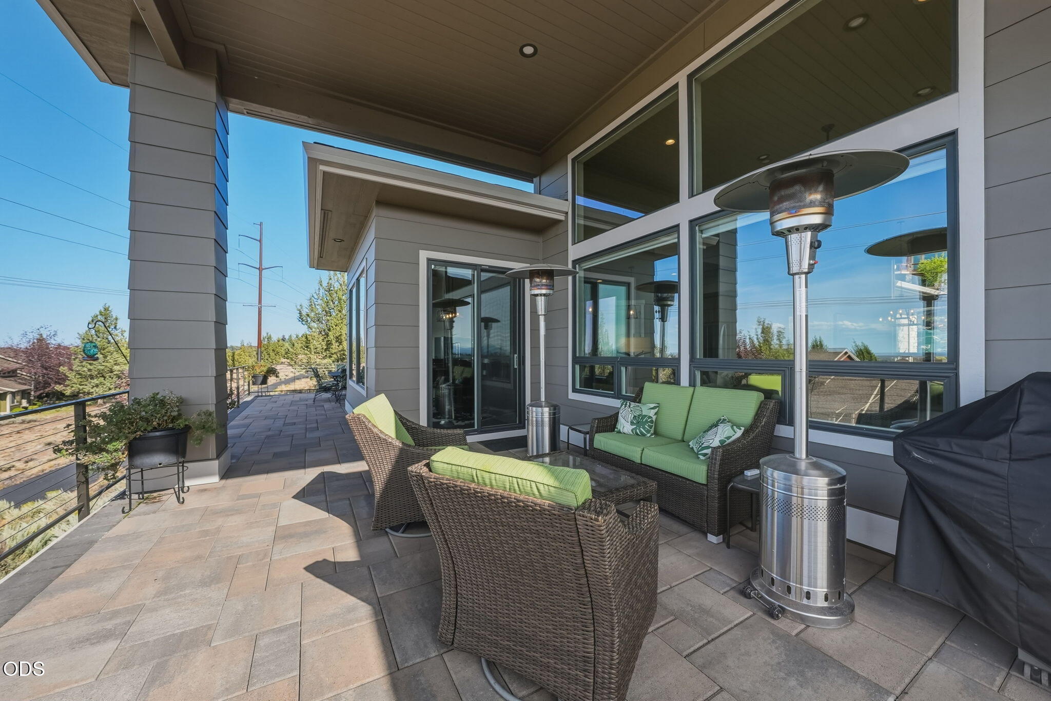 883 Highland View Loop