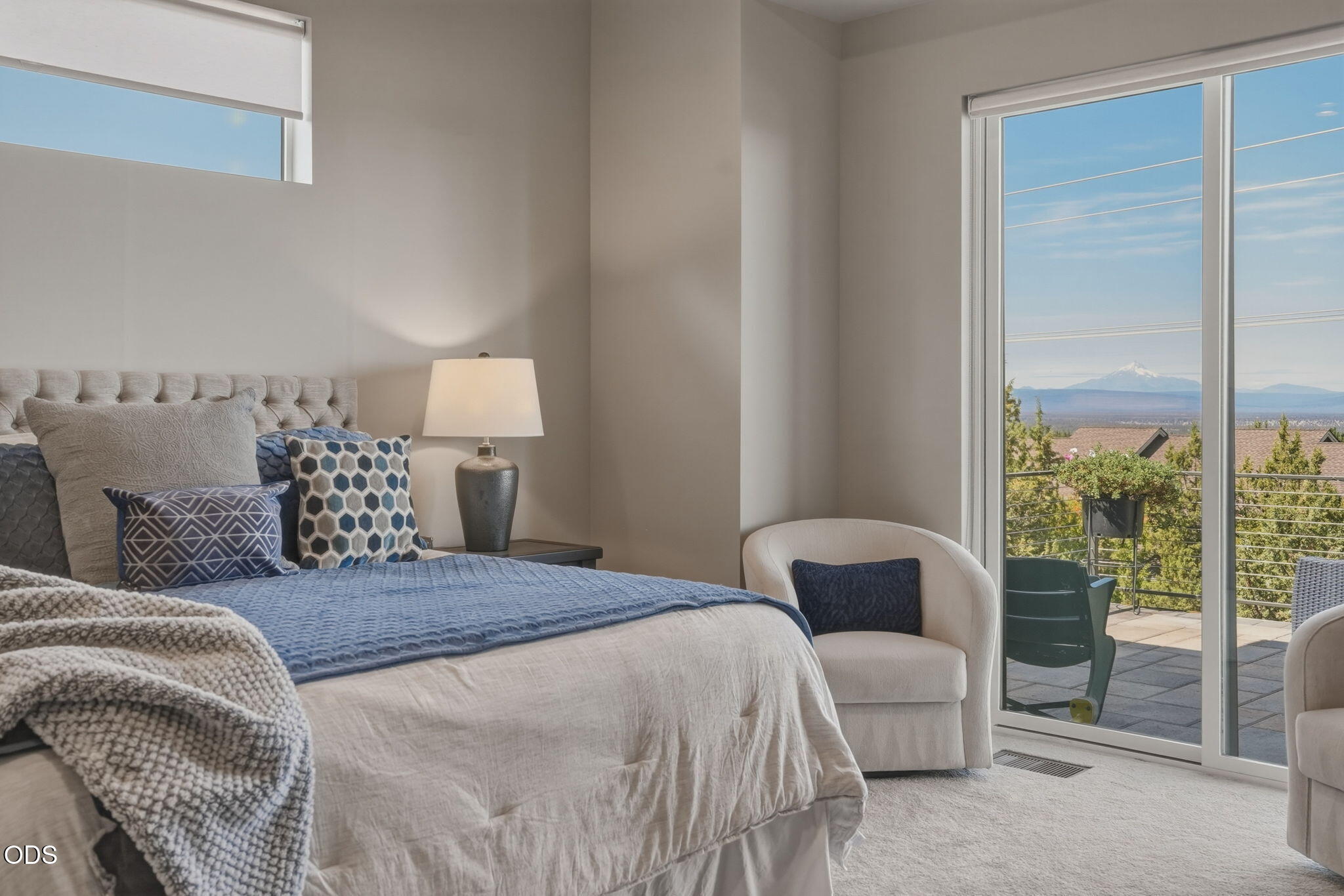 883 Highland View Loop
