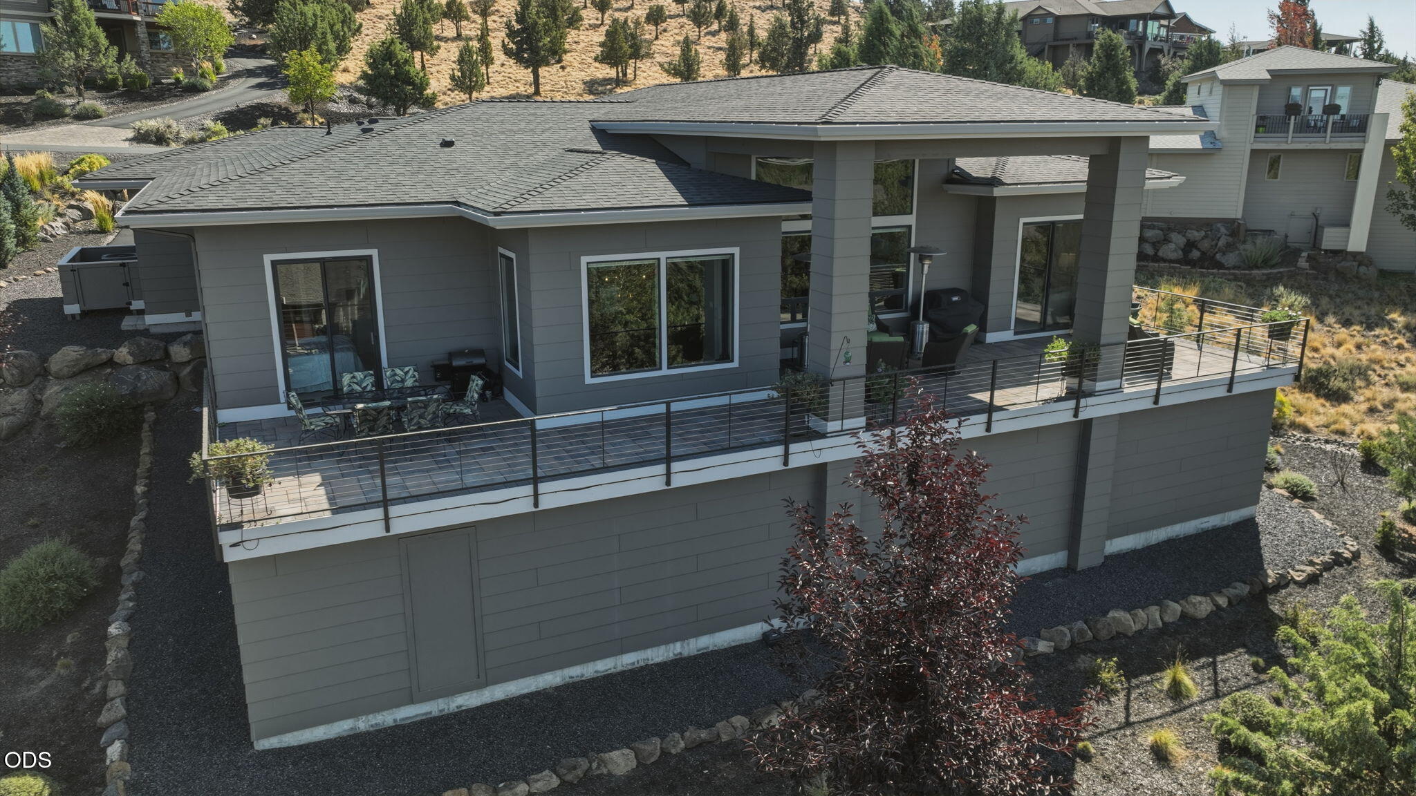 883 Highland View Loop