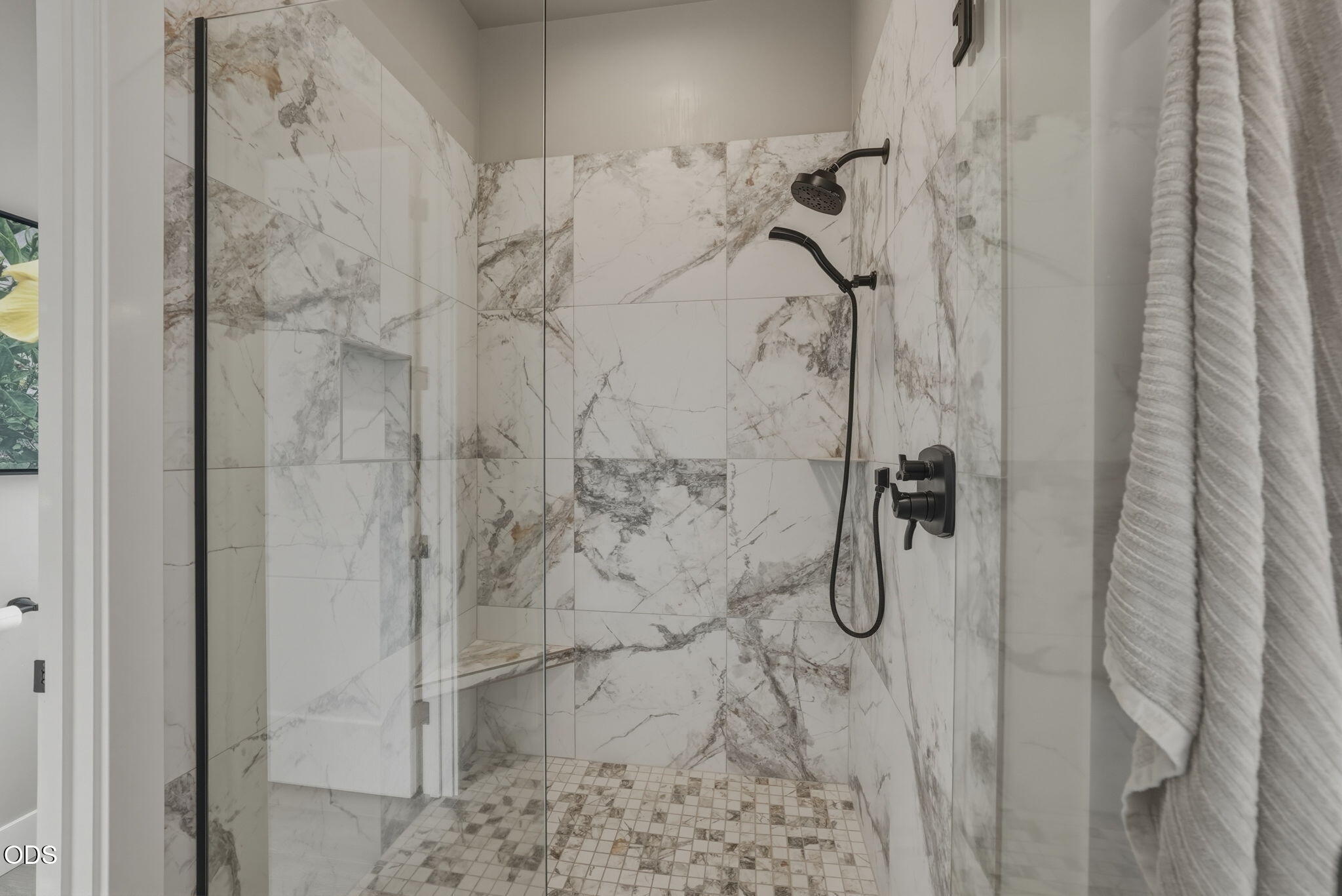 883 Highland View Loop