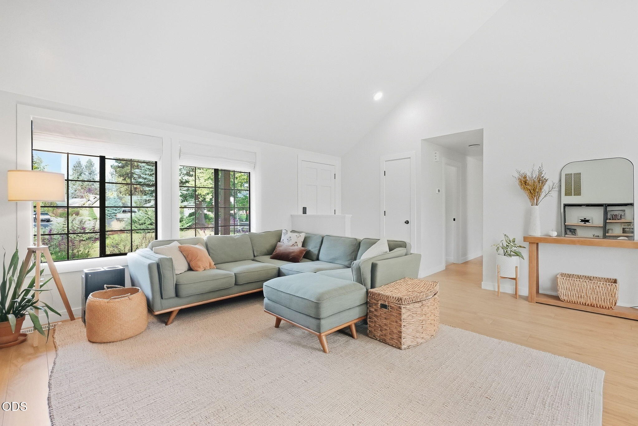 21195 Strawberry Mountain Court