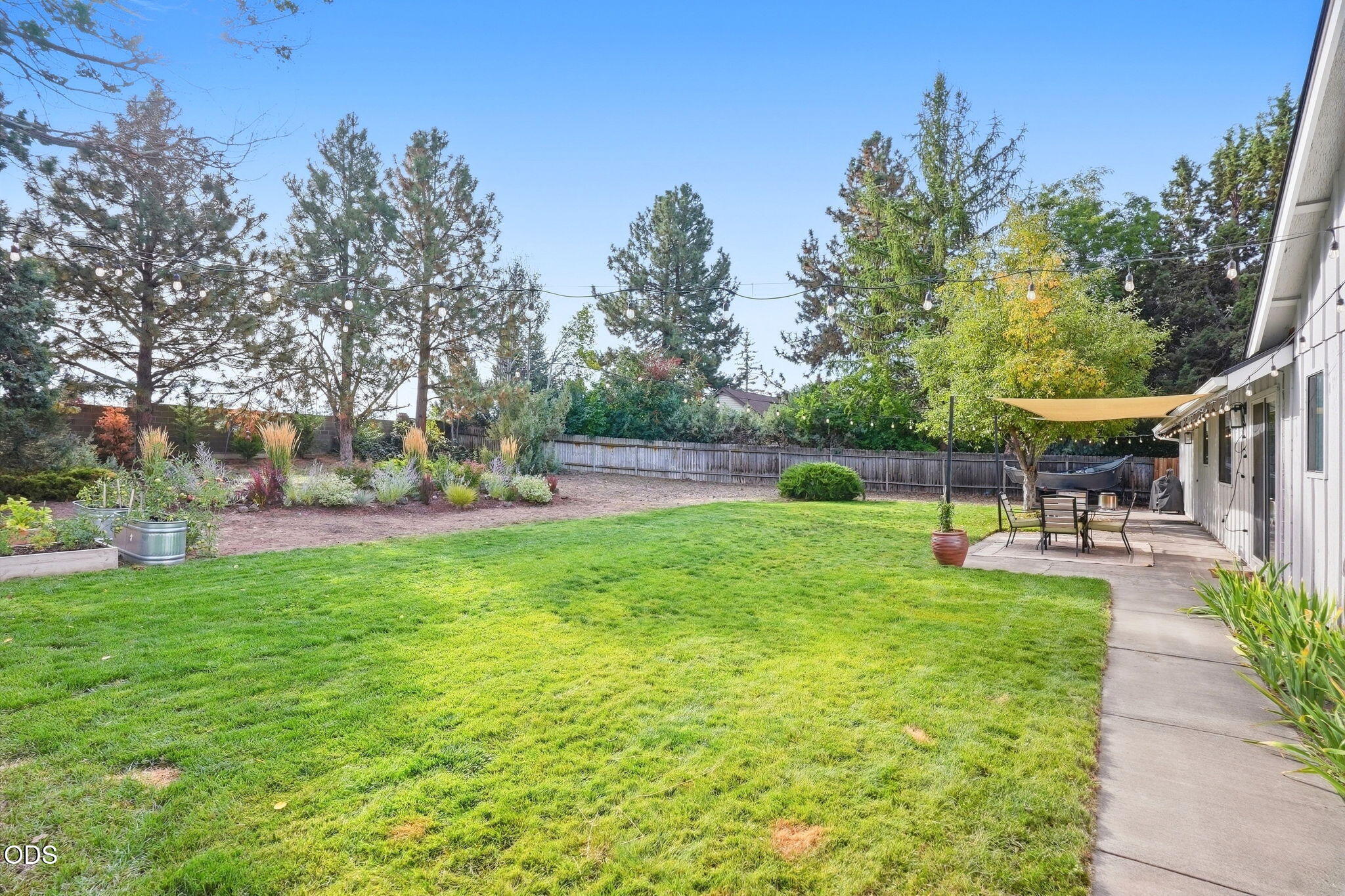 21195 Strawberry Mountain Court