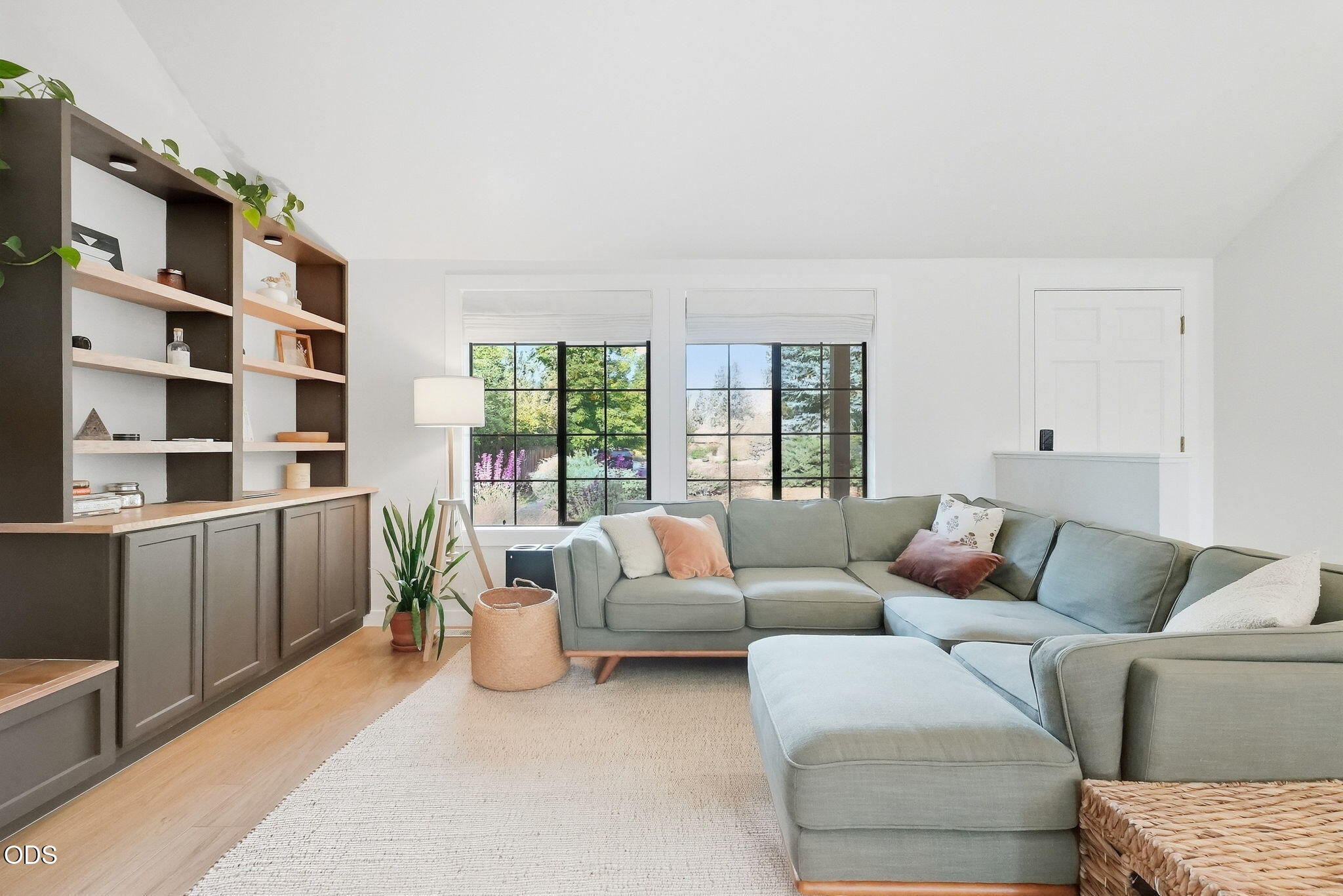 21195 Strawberry Mountain Court