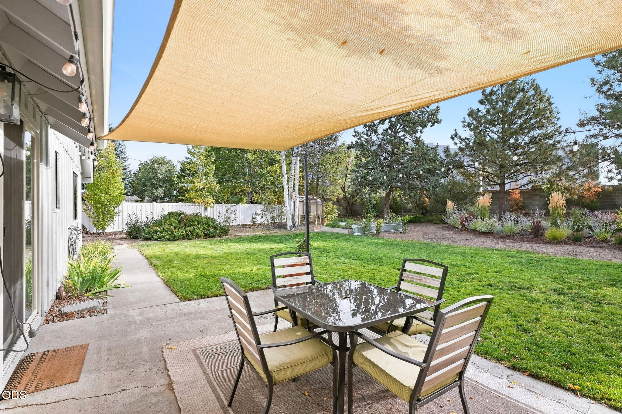 21195 Strawberry Mountain Court