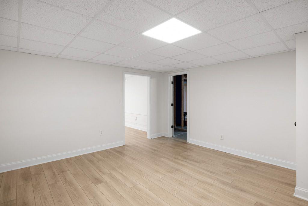 736 Oxford Court