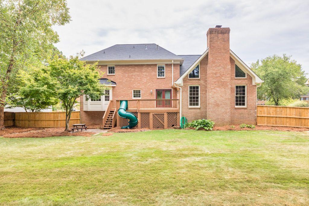 736 Oxford Court