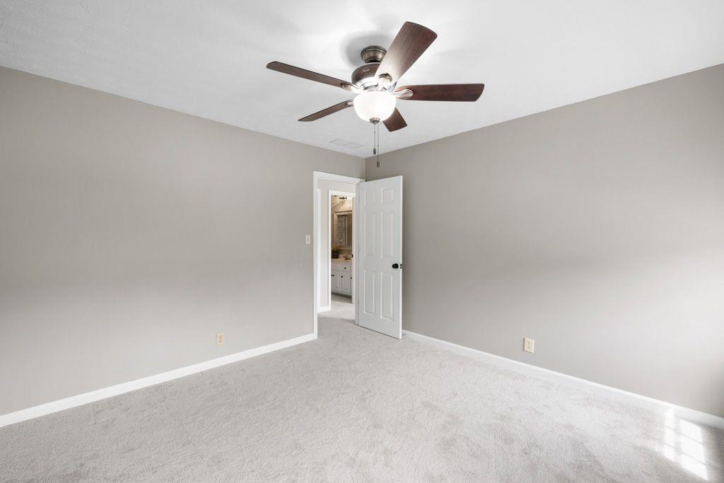 736 Oxford Court