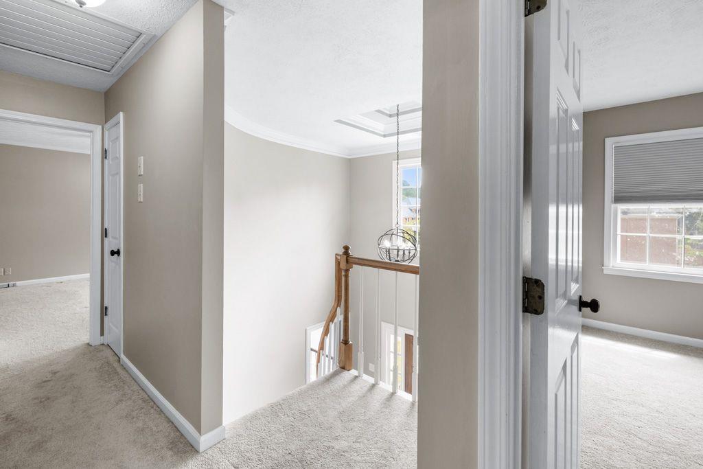 736 Oxford Court