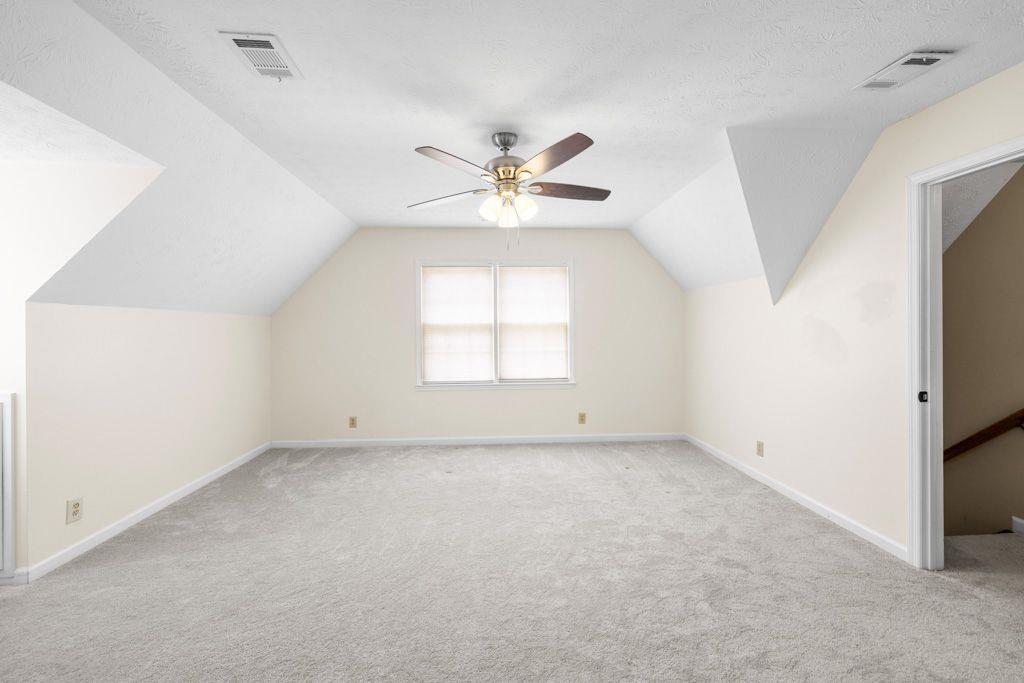 736 Oxford Court