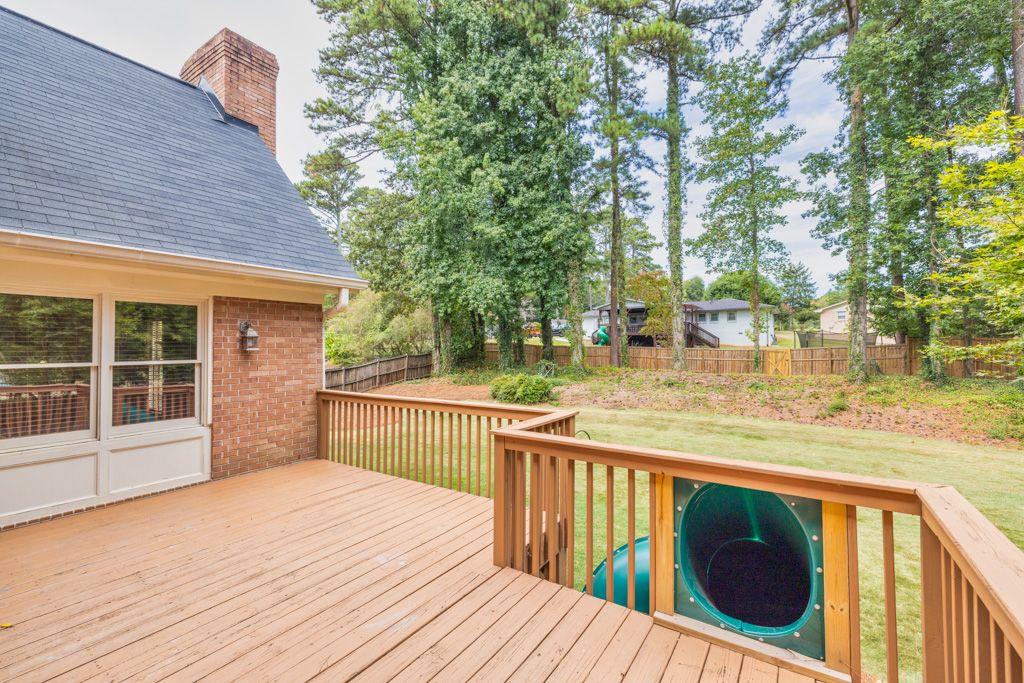 736 Oxford Court