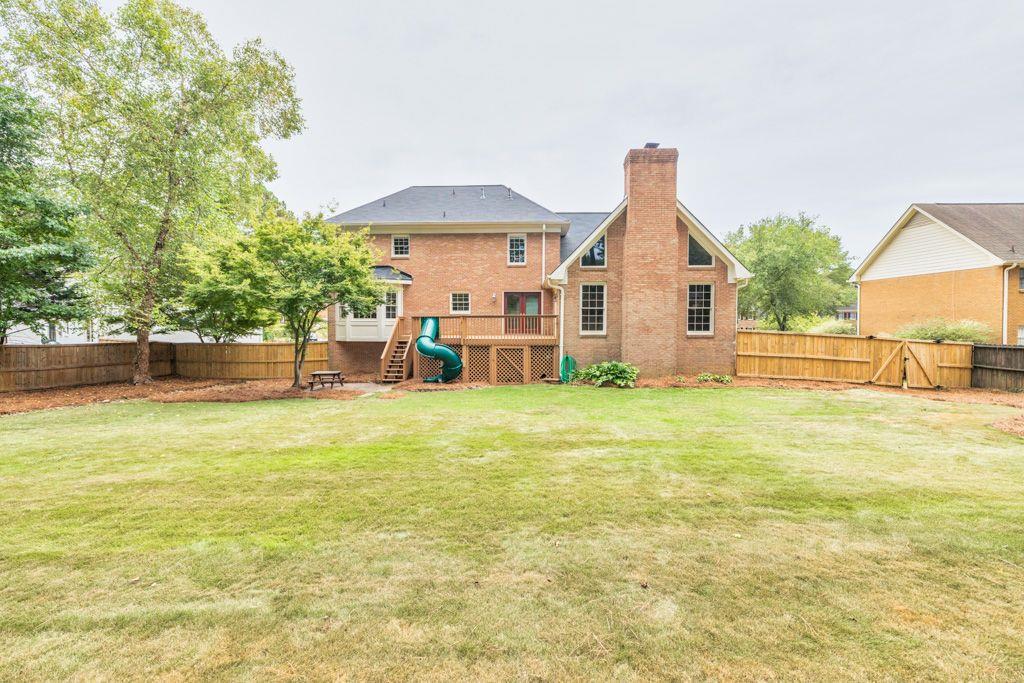 736 Oxford Court