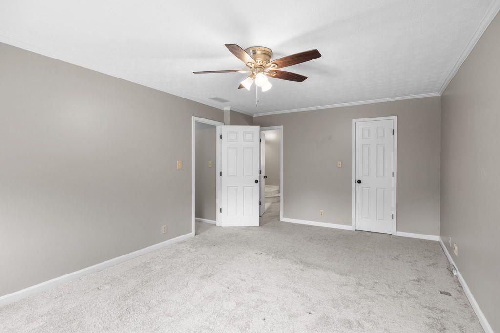 736 Oxford Court