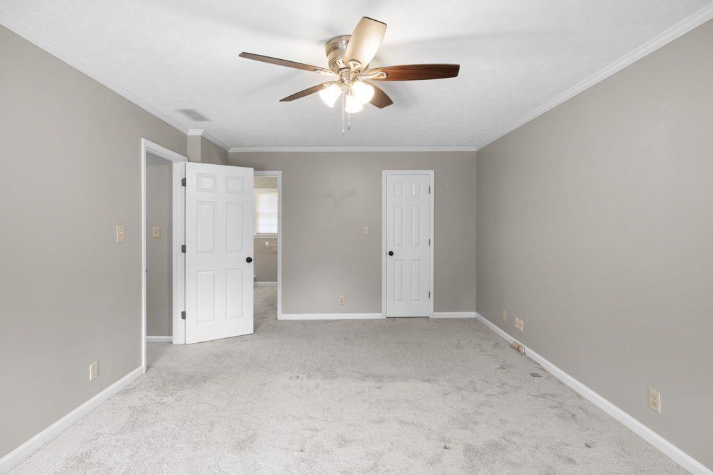 736 Oxford Court