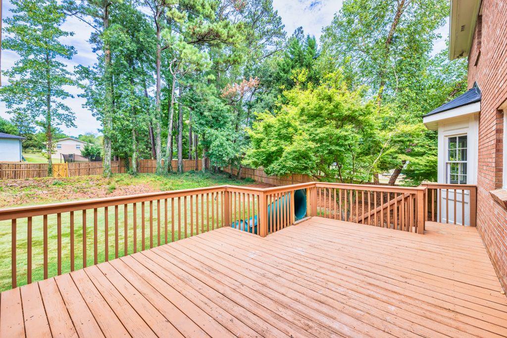 736 Oxford Court