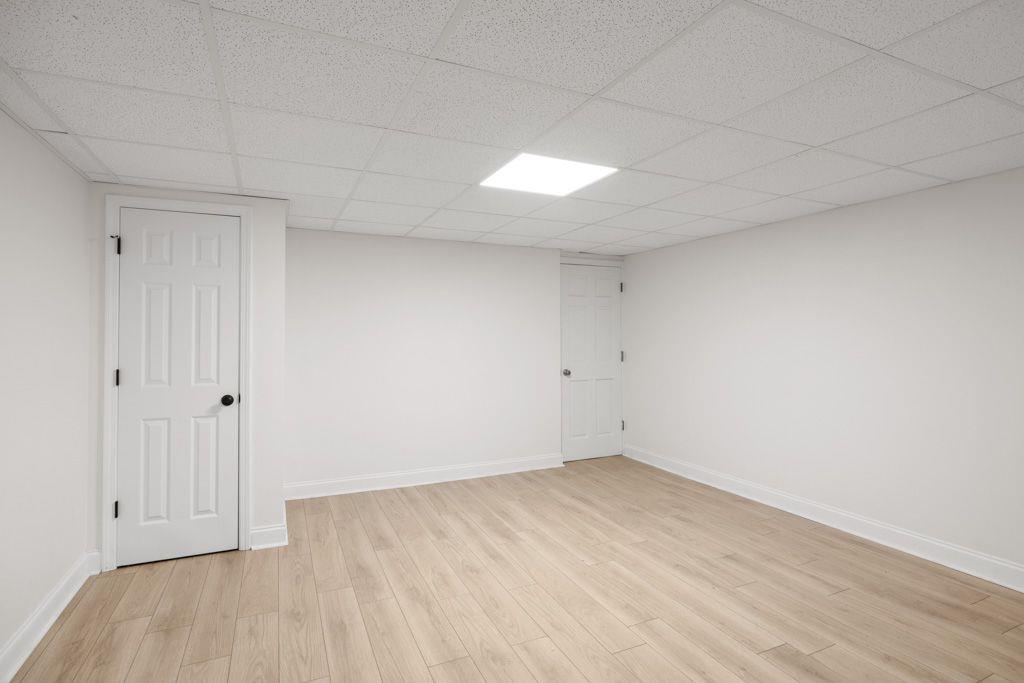 736 Oxford Court