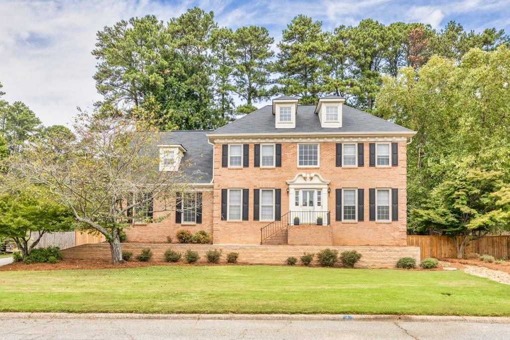 736 Oxford Court