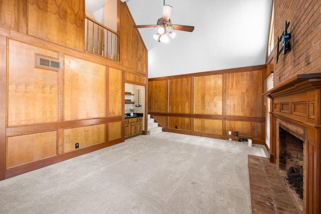 736 Oxford Court