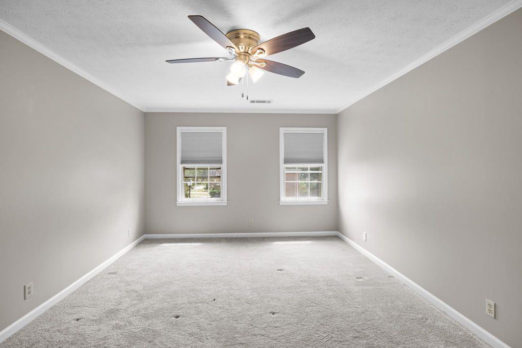 736 Oxford Court