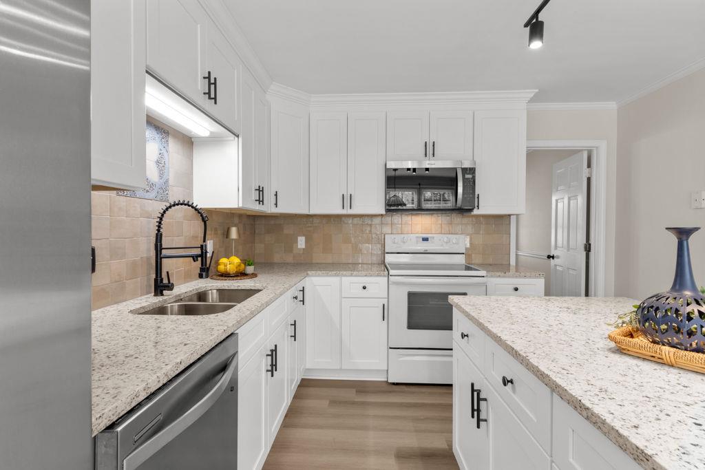 2611 Rock Point Lane