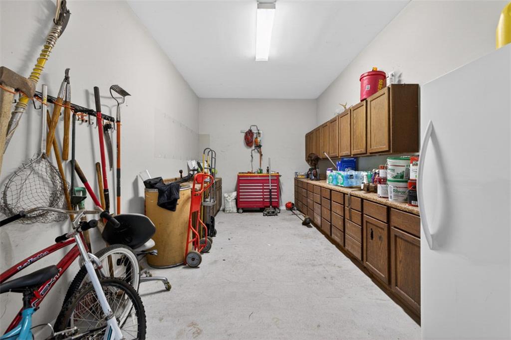 1580 Lakeland Drive