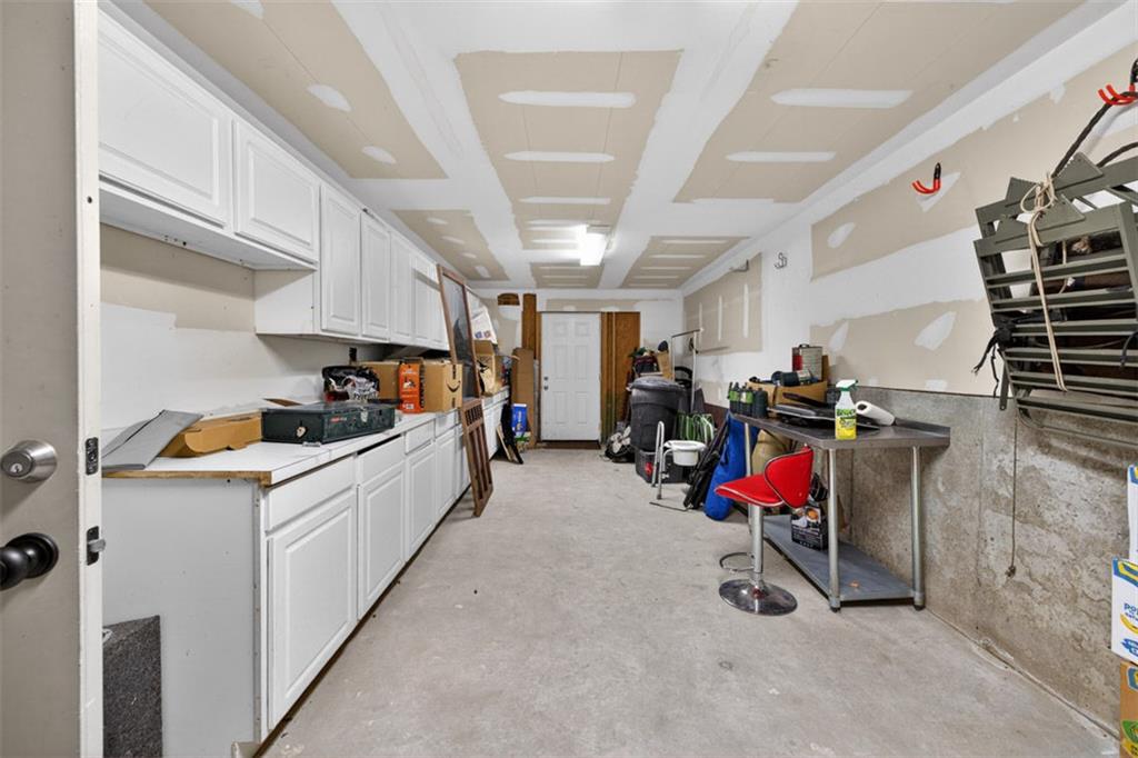 1580 Lakeland Drive
