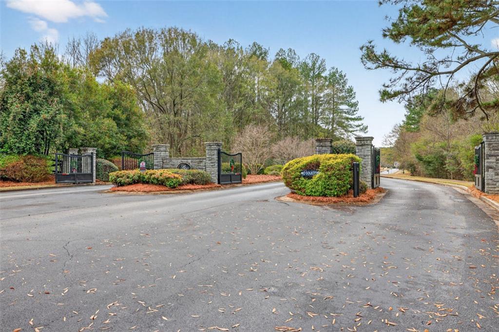 1580 Lakeland Drive
