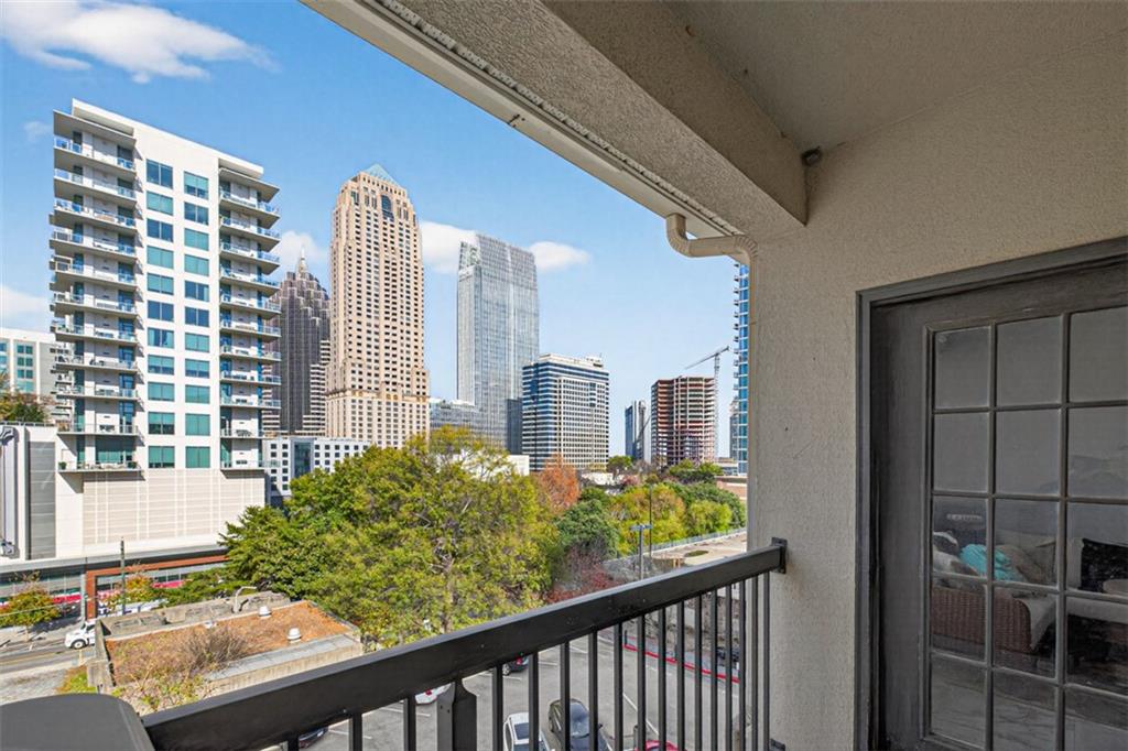 1075 Peachtree Walk NE Unit A512