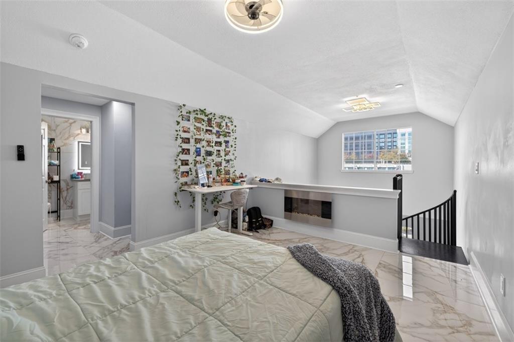 1075 Peachtree Walk NE Unit A512