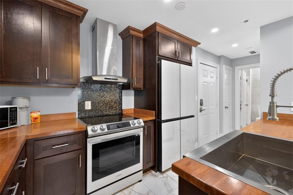 1075 Peachtree Walk NE Unit A512