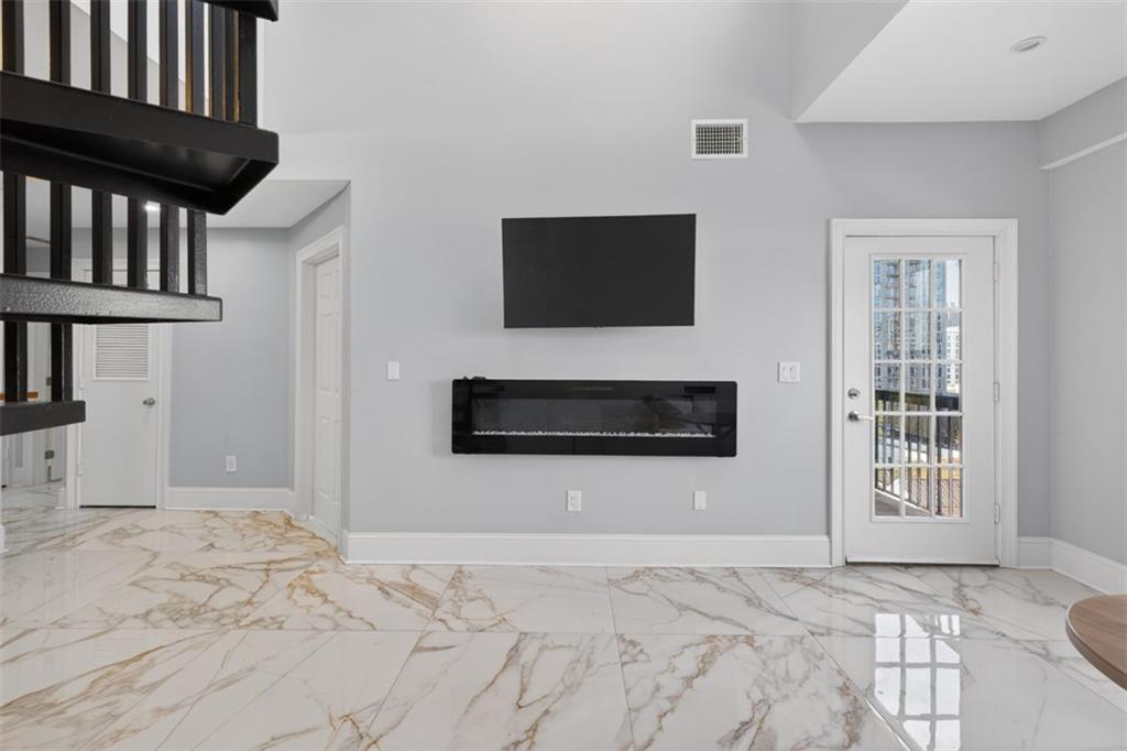 1075 Peachtree Walk NE Unit A512