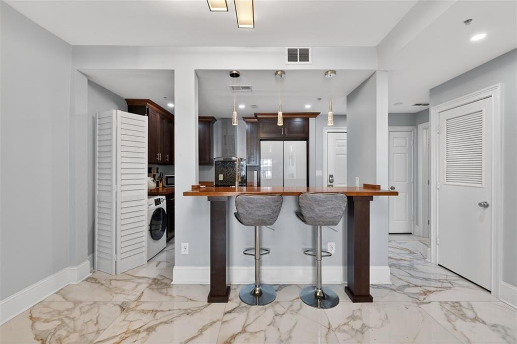 1075 Peachtree Walk NE Unit A512