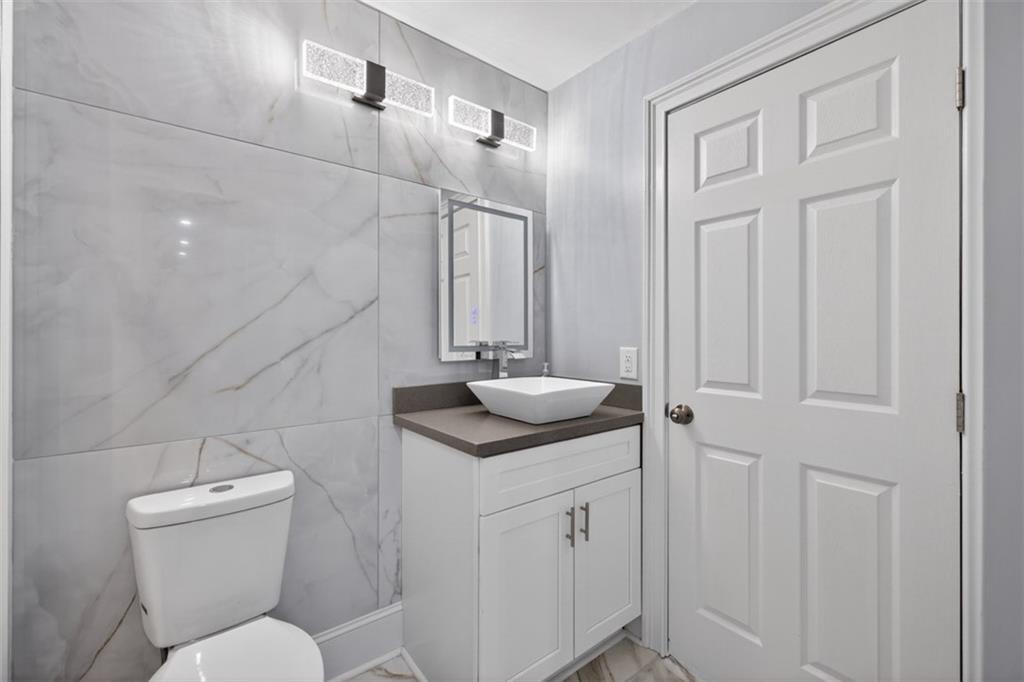 1075 Peachtree Walk NE Unit A512