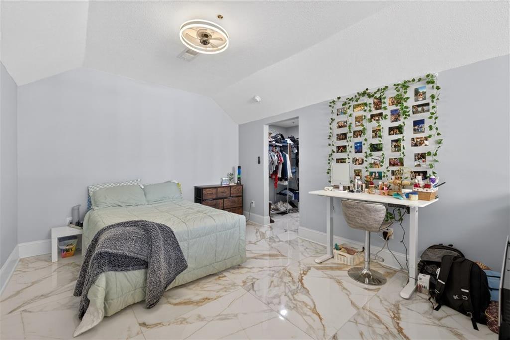 1075 Peachtree Walk NE Unit A512