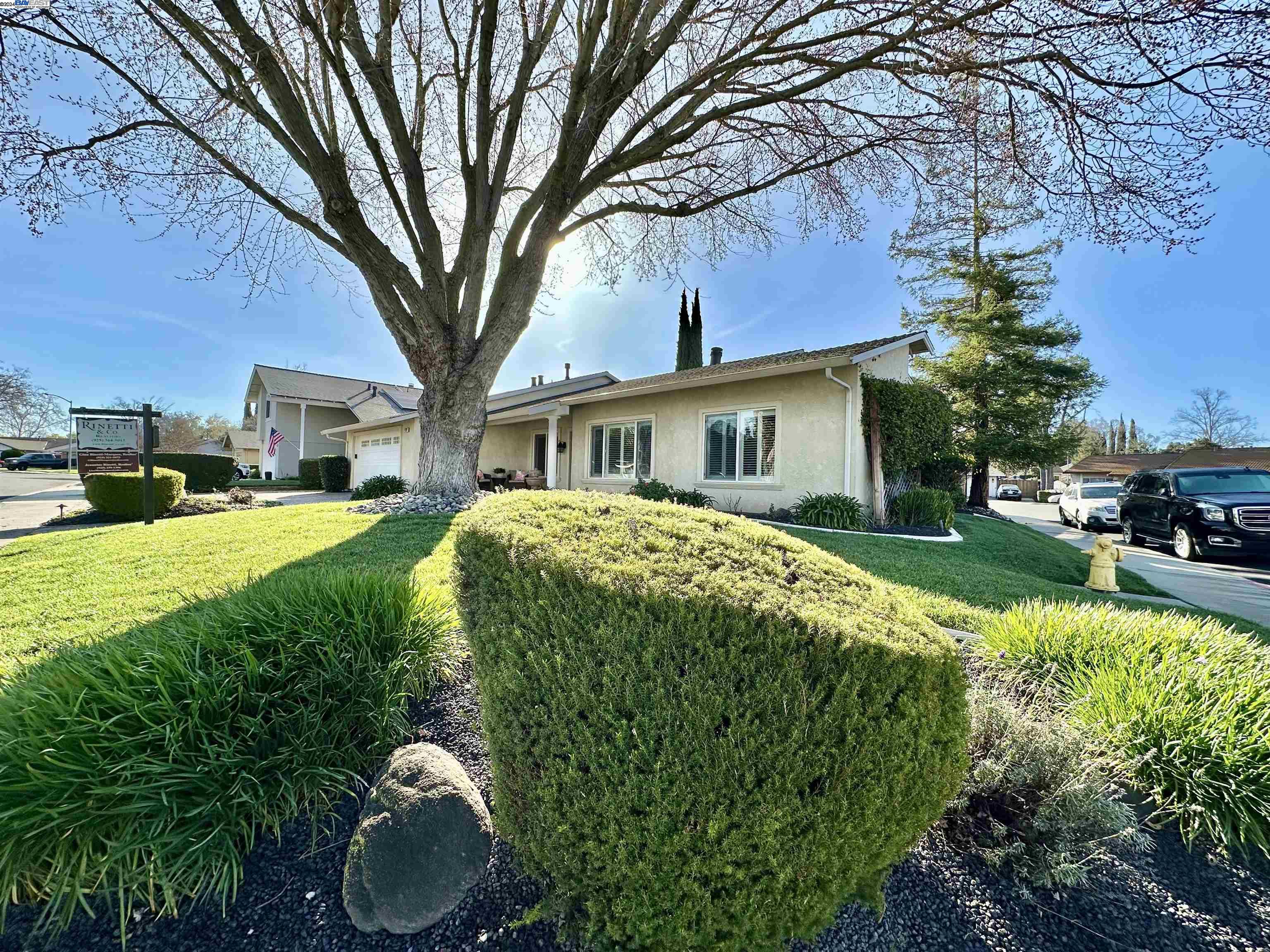 4292 Mairmont Dr