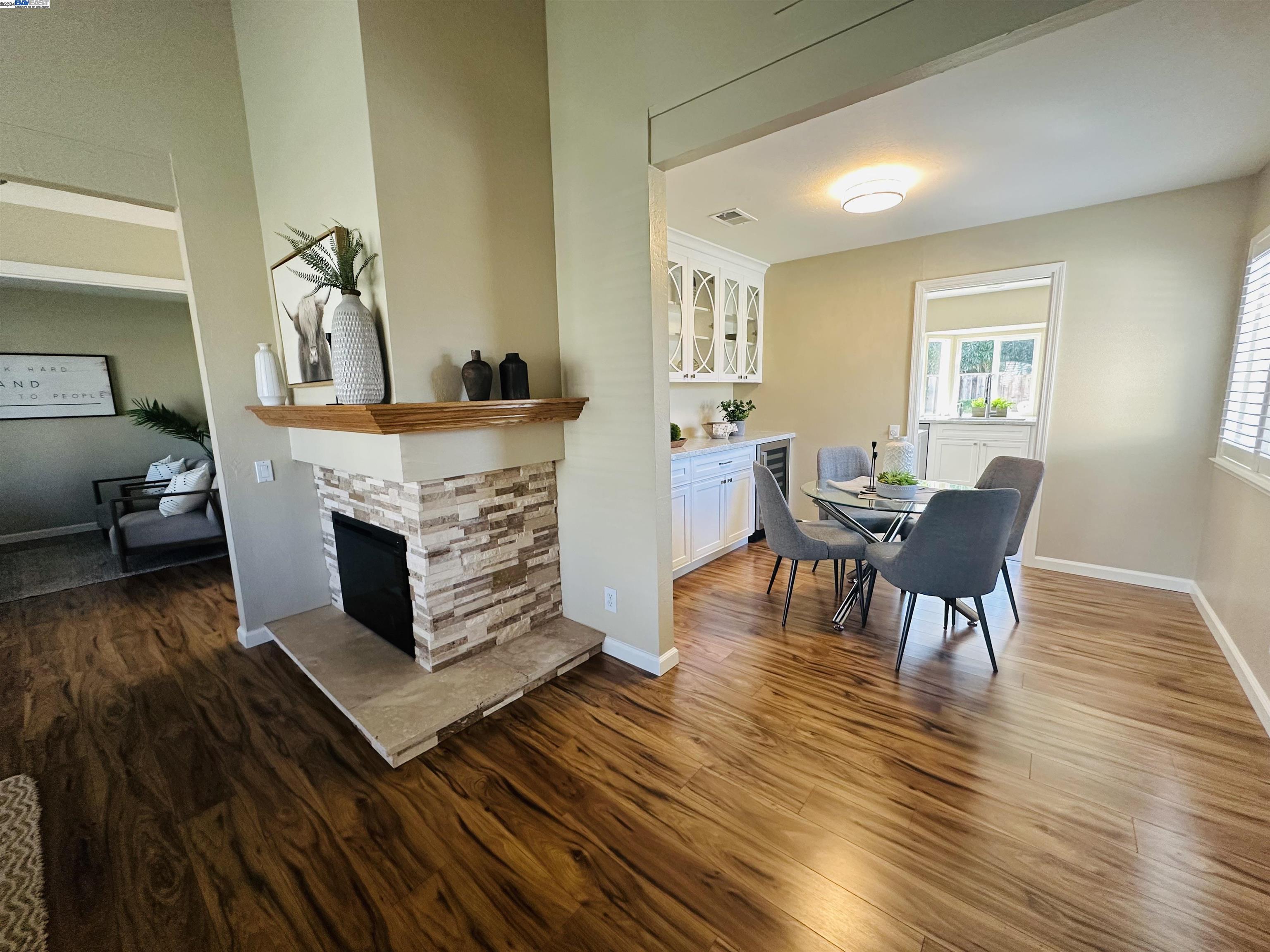 4292 Mairmont Dr