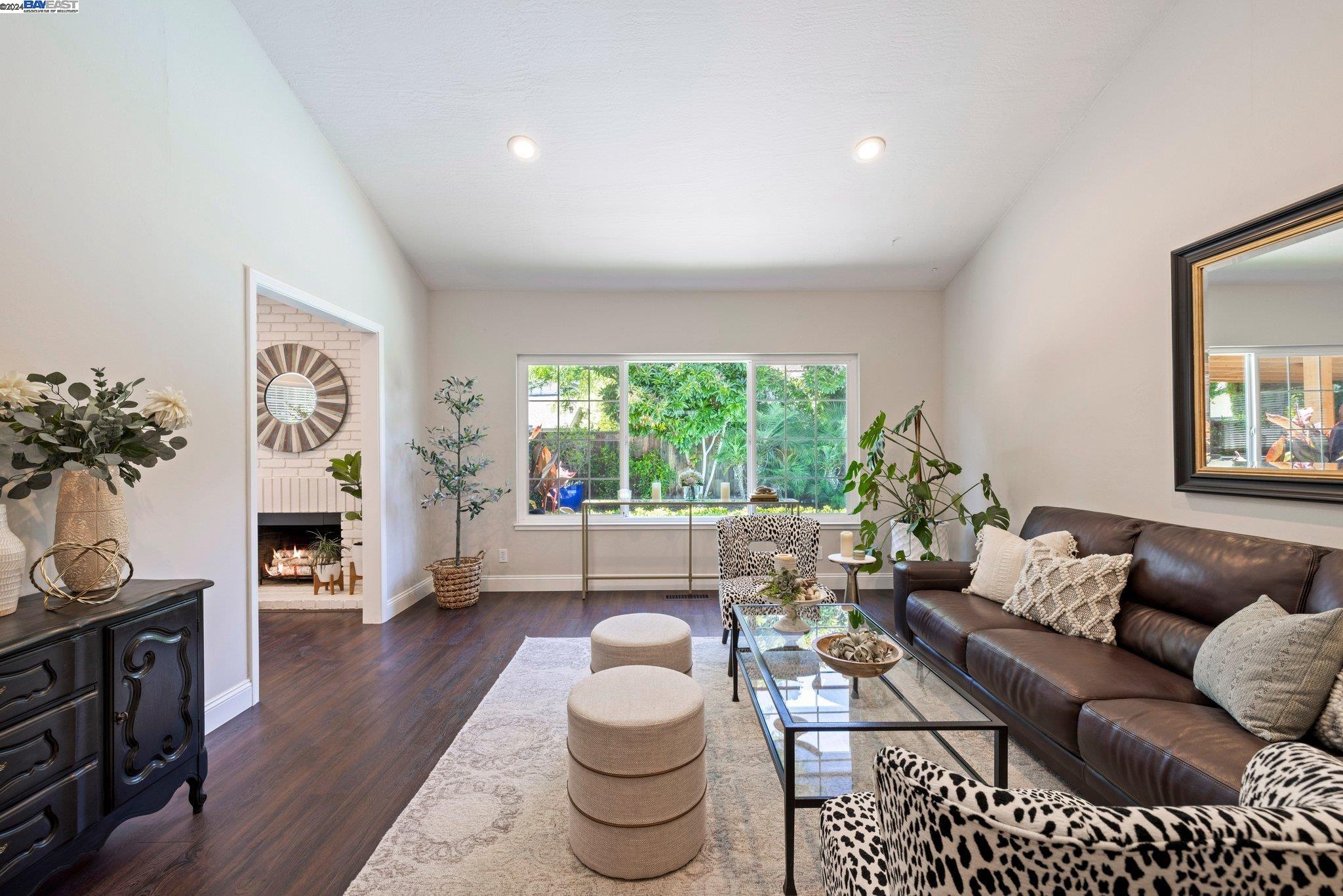 5529 Black Ave