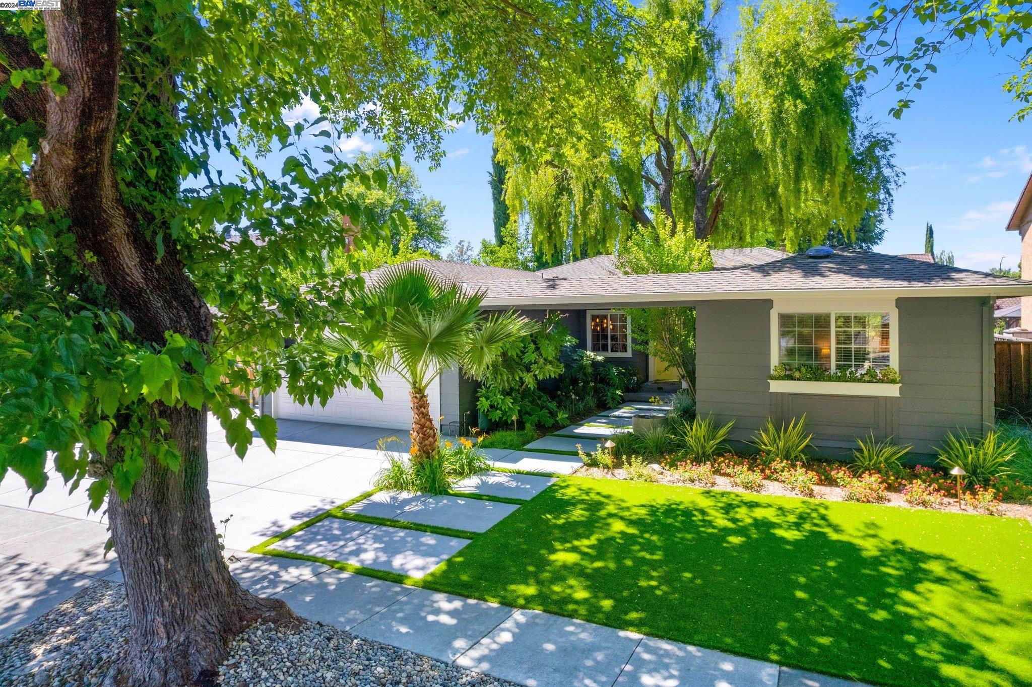 5529 Black Ave