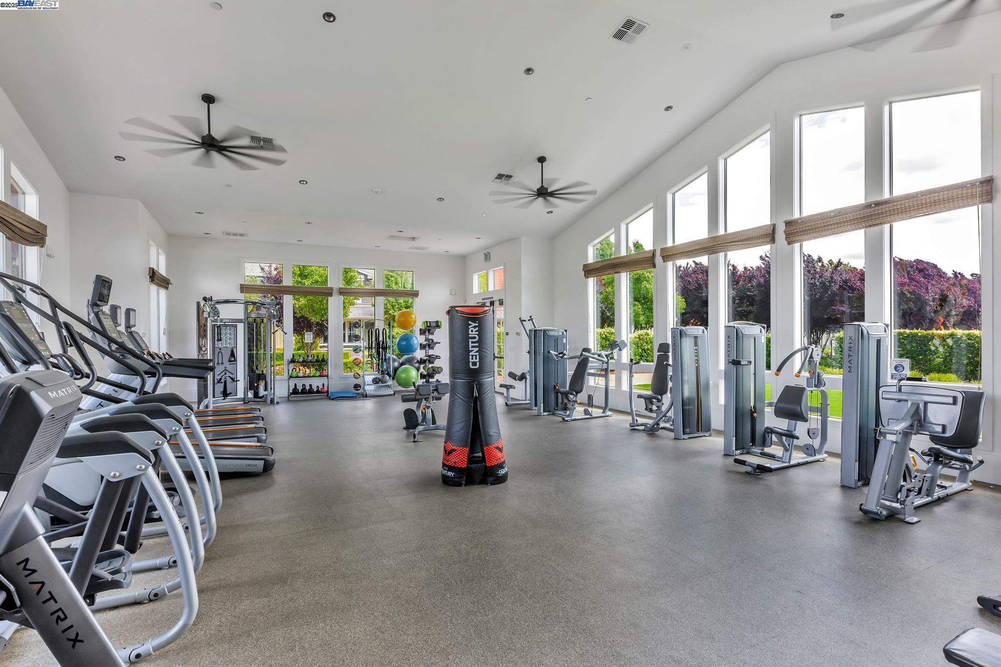 665 Sandalwood Dr # 4