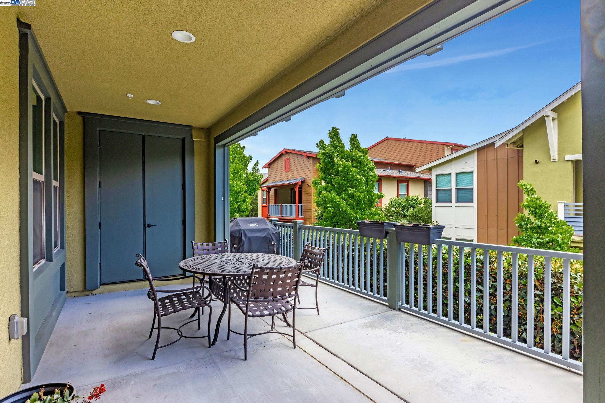 665 Sandalwood Dr # 4