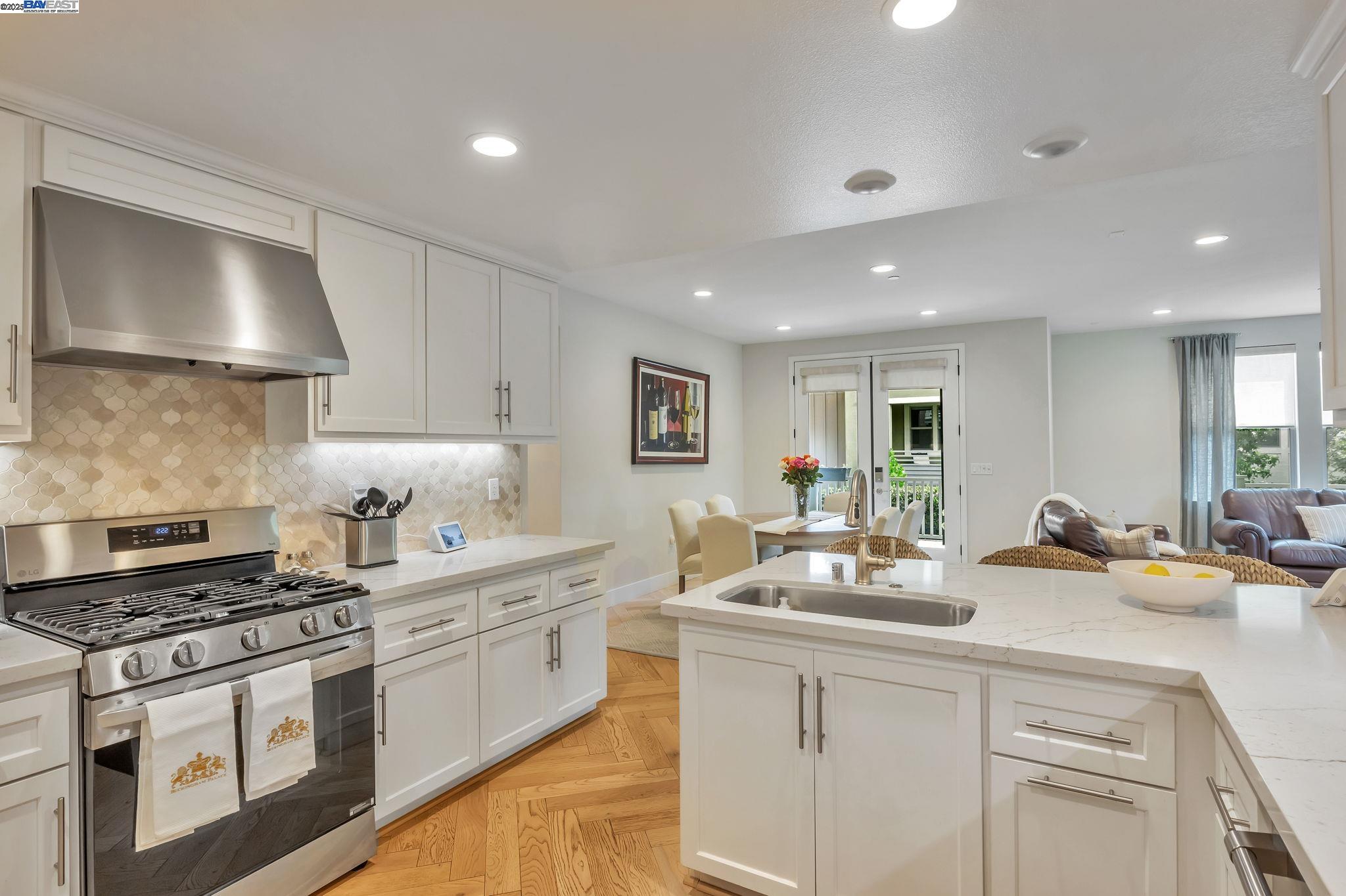 665 Sandalwood Dr # 4