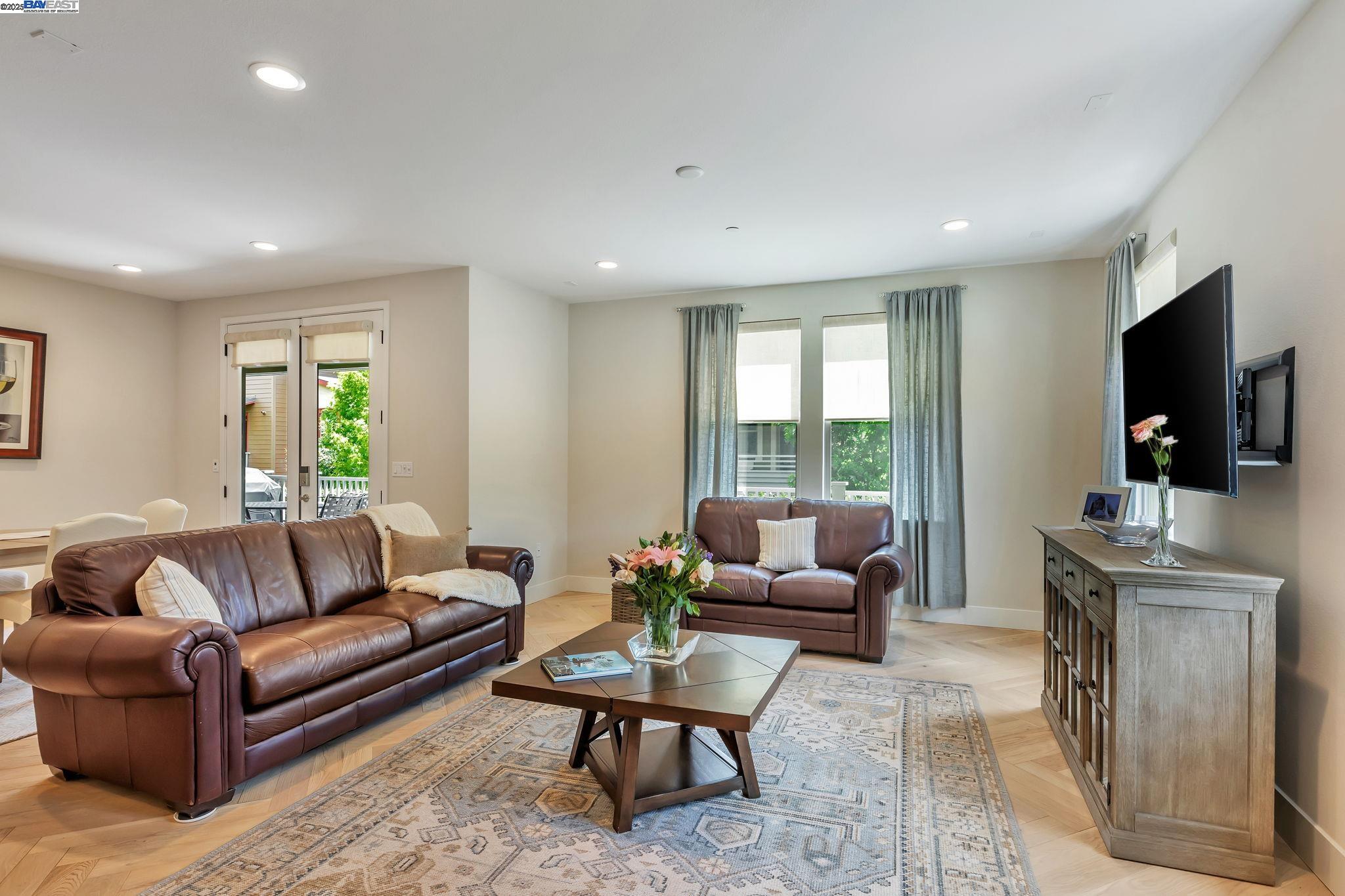 665 Sandalwood Dr # 4